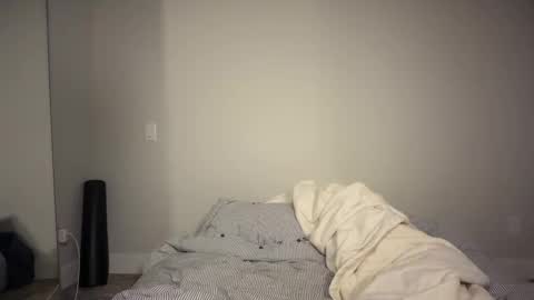 yngdesire1 online show from January 11, 1:54 am