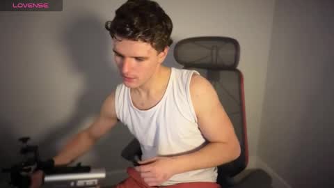 yngdesire1 online show from March 27, 9:53 am