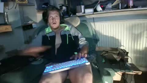 Snapshot of ynghotgerman92 chatting on October 16, 7:59 pm ynghotgerman92 online show from October 16, 7:59 pm