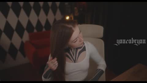 ynnenbrynn online show from December 3, 6:43 am