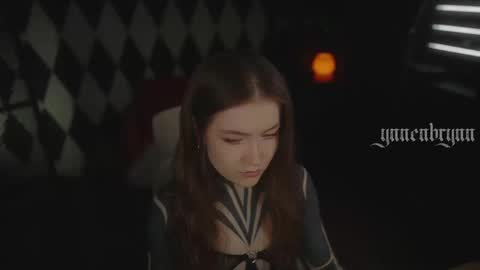 ynnenbrynn online show from March 13, 7:26 am