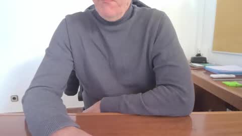 Snapshot of yo47 chatting on December 18, 2:23 pm Yo47 online show from December 18, 2:23 pm