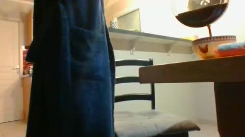 Yoann online show from October 15, 5:29 am