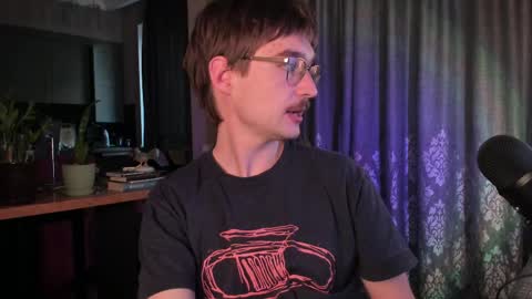 Max online show from April 14, 3:45 am