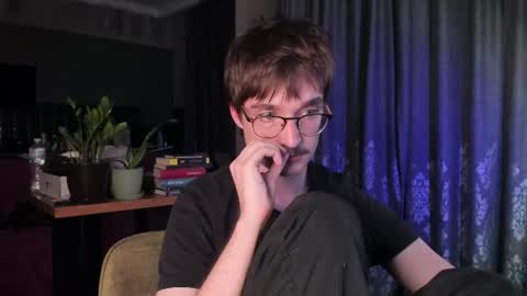 Snapshot of yoga_pizza_420 chatting on July 23, 10:29 pm Max online show from July 23, 10:29 pm