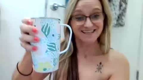 yogabuttttttt online show from July 10, 6:39 am