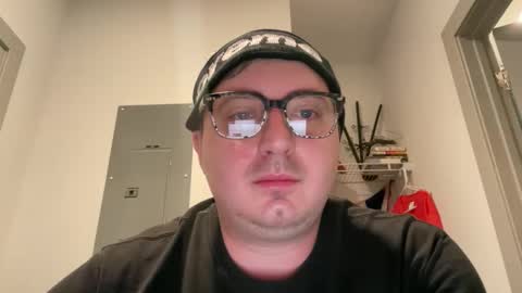 yogasmokedog69 online show from April 28, 2:49 am