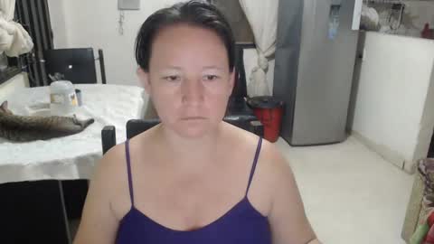 Snapshot of yohis_kiut25 chatting on February 2, 6:04 am yohis online show from February 2, 6:04 am