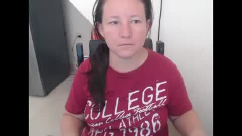 Snapshot of yohis_kiut25 chatting on February 3, 3:49 pm yohis online show from February 3, 3:49 pm