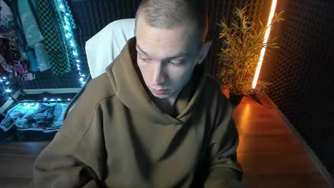 Snapshot of yoi_aji chatting on October 17, 5:32 am You can ask my name in pm online show from October 17, 5:32 am