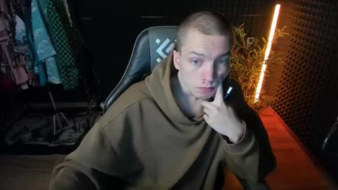 Snapshot of yoi_aji chatting on October 22, 5:19 am You can ask my name in pm online show from October 22, 5:19 am