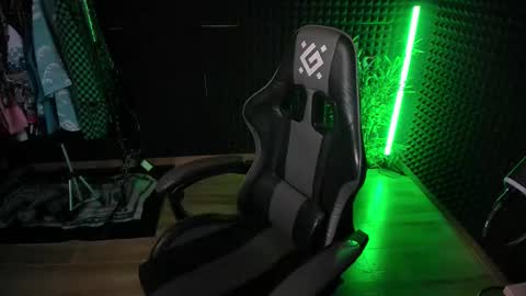 Snapshot of yoi_aji chatting on October 23, 5:51 am You can ask my name in pm online show from October 23, 5:51 am