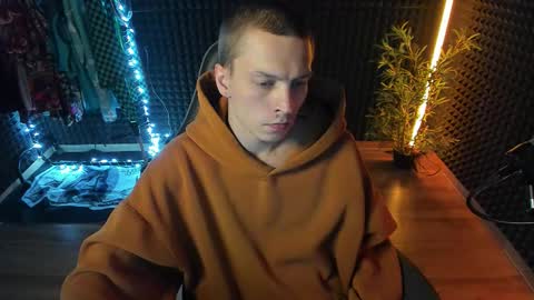 Snapshot of yoi_aji chatting on November 10, 4:50 pm You can ask my name in pm online show from November 10, 4:50 pm