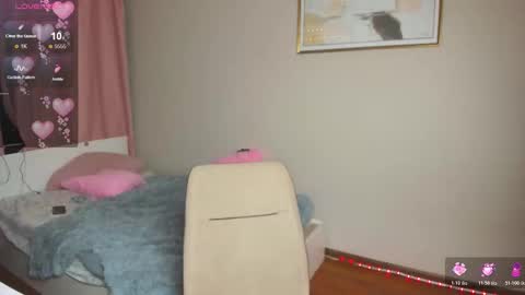 Mikaella - Mika online show from November 18, 1:11 am