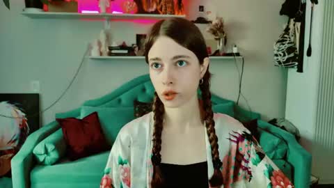 yoka_paradoxxx online show from August 2, 10:46 am