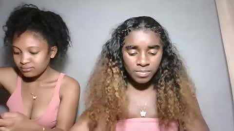 yolandrina05 online show from October 11, 9:52 am