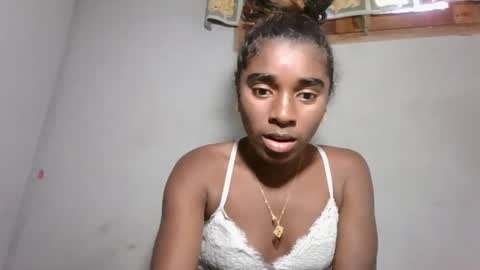 yolandrina05 online show from October 27, 9:46 am