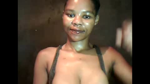 Snapshot of yoncexx25 chatting on December 23, 5:06 am amazingkellyxx online show from December 23, 5:06 am