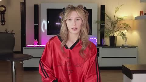 Snapshot of yononeey chatting on November 28, 3:47 pm Wilma online show from November 28, 3:47 pm