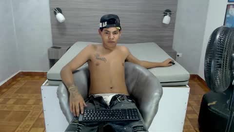 Snapshot of yordi_alpha chatting on November 7, 1:16 am Yordi online show from November 7, 1:16 am