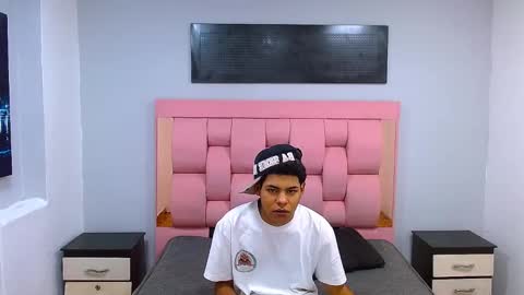 Snapshot of yordi_alpha chatting on December 16, 1:05 pm Yordi online show from December 16, 1:05 pm