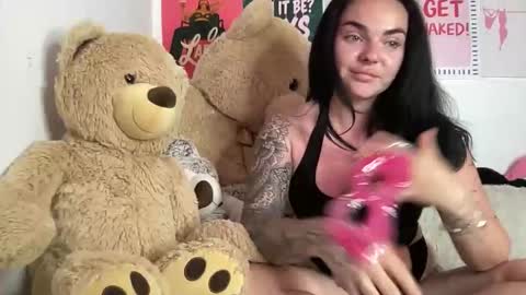 Yorkshire Girly online show from May 24, 1:49 pm