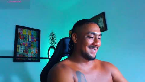Snapshot of yosoy_enzo2020 chatting on May 12, 3:03 am Enzo online show from May 12, 3:03 am