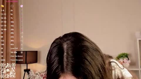 Snapshot of you_fell_in_love chatting on September 20, 8:26 am Elizabeth brunette -- Darline blonde online show from September 20, 8:26 am