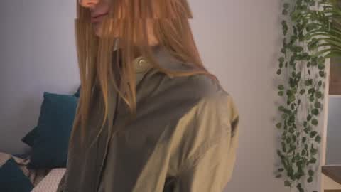 Elizabeth brunette -- Darline blonde  online show from March 22, 7:23 am