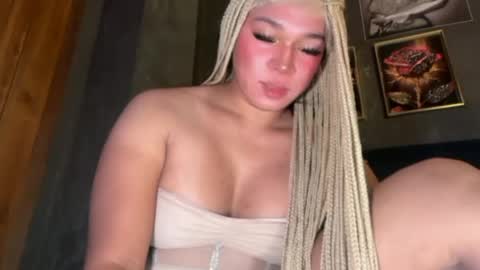 Snapshot of you_should_try chatting on March 2, 11:39 am Denice online show from March 2, 11:39 am