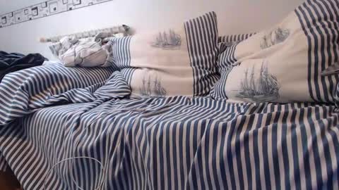 Snapshot of youandme1999 chatting on November 7, 1:44 pm youandme1999 online show from November 7, 1:44 pm