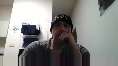 Snapshot of youdeservit chatting on March 1, 11:47 pm CrayZio online show from March 1, 11:47 pm