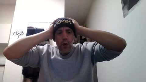 Snapshot of youdeservit chatting on March 3, 3:08 am CrayZio online show from March 3, 3:08 am