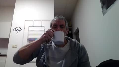 Snapshot of youdeservit chatting on March 9, 3:32 am CrayZio online show from March 9, 3:32 am