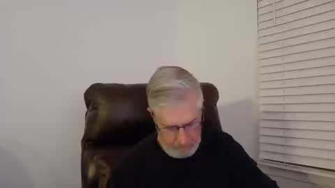 Snapshot of yougogirl_3 chatting on October 20, 11:43 am Colorado Guy Straight online show from October 20, 11:43 am