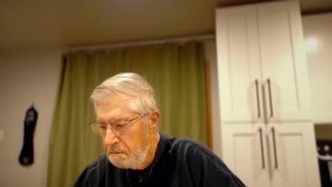 Snapshot of yougogirl_3 chatting on October 31, 1:01 pm Colorado Guy Straight online show from October 31, 1:01 pm