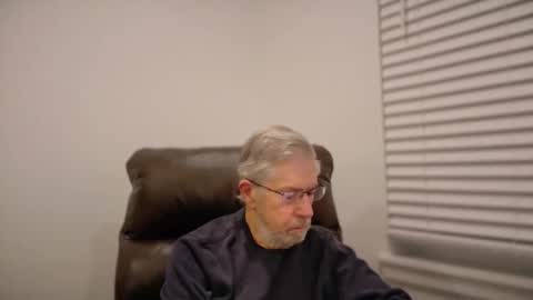 Snapshot of yougogirl_3 chatting on November 4, 12:48 pm Colorado Guy Straight online show from November 4, 12:48 pm