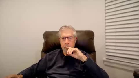 Snapshot of yougogirl_3 chatting on November 5, 8:36 am Colorado Guy Straight online show from November 5, 8:36 am