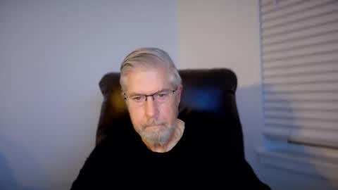 Snapshot of yougogirl_3 chatting on November 7, 9:42 am Colorado Guy Straight online show from November 7, 9:42 am