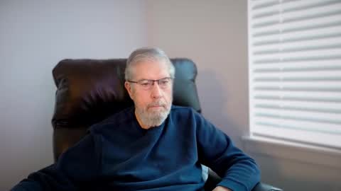 Snapshot of yougogirl_3 chatting on November 13, 2:49 pm Colorado Guy Straight online show from November 13, 2:49 pm