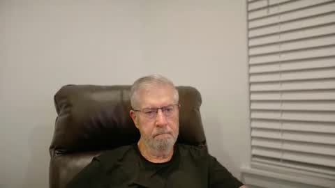 Snapshot of yougogirl_3 chatting on November 15, 4:54 am Colorado Guy Straight online show from November 15, 4:54 am