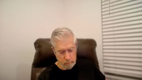 Snapshot of yougogirl_3 chatting on November 19, 3:50 am Colorado Guy Straight online show from November 19, 3:50 am