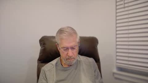 Snapshot of yougogirl_3 chatting on November 20, 12:16 pm Colorado Guy Straight online show from November 20, 12:16 pm