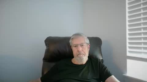 Snapshot of yougogirl_3 chatting on May 31, 1:18 pm Colorado Guy Straight online show from May 31, 1:18 pm