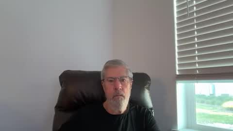 Snapshot of yougogirl_3 chatting on June 4, 12:22 pm Colorado Guy Straight online show from June 4, 12:22 pm
