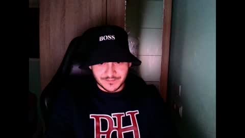 Snapshot of younromki chatting on December 27, 1:11 am A... online show from December 27, 1:11 am