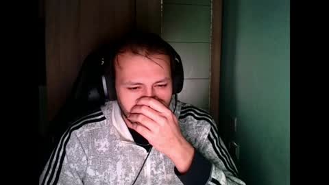 Snapshot of younromki chatting on December 30, 9:40 pm A... online show from December 30, 9:40 pm