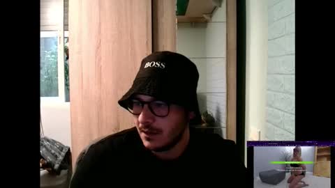 Snapshot of younromki chatting on February 5, 9:58 am A... online show from February 5, 9:58 am