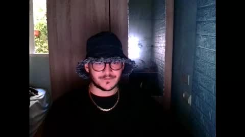 Snapshot of younromki chatting on February 9, 12:53 pm A... online show from February 9, 12:53 pm