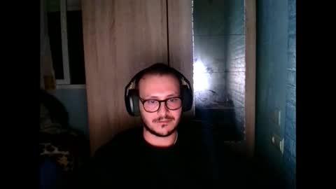 Snapshot of younromki chatting on February 17, 12:29 am A... online show from February 17, 12:29 am